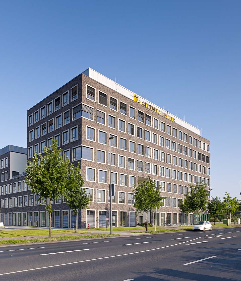 Stroeher Klinkerriemchen Architekturbrand Kontur Duennformat Referenzen Koelncubus Thumb