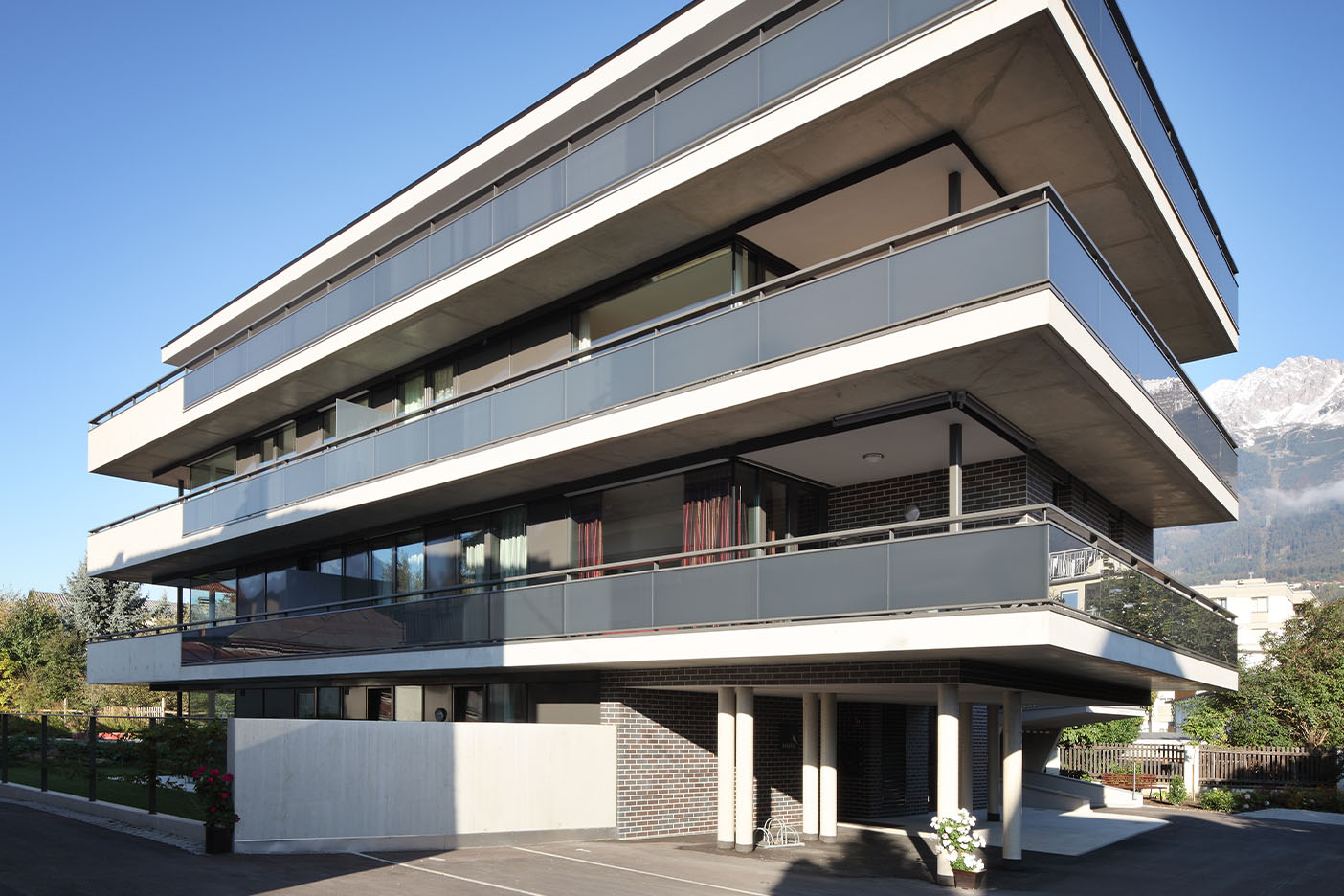 Stroeher Klinkerriemchen Keravette Metallic Schwarz Referenzen Wohnanlage Kravogl Innsbruck Oestereich 05