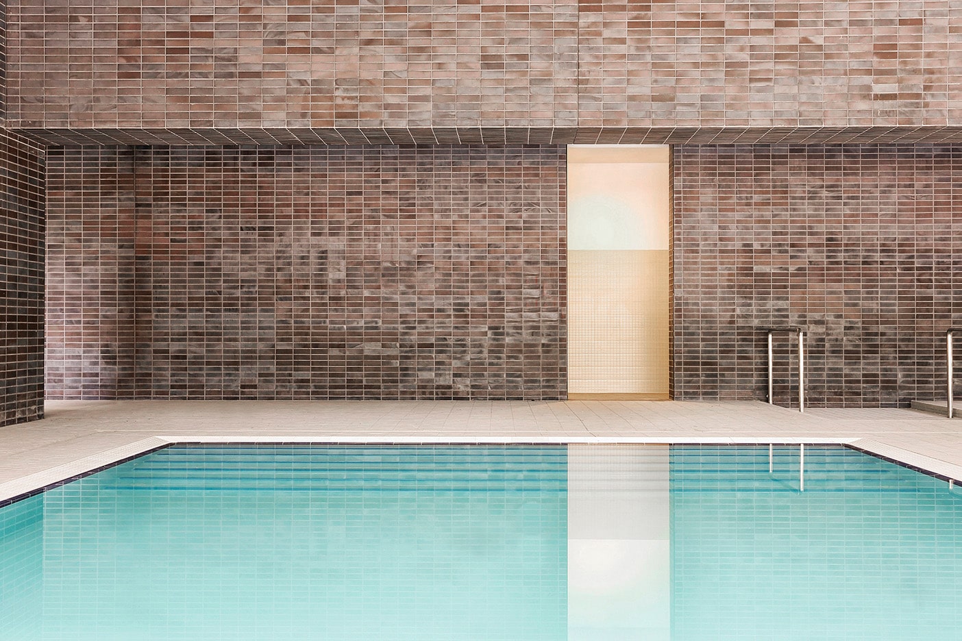 Stroeher Klinkerriemchen Keravette Metallic Schwarz Nf Referenzen Stadtbad Mompiano Brescia Italien 03