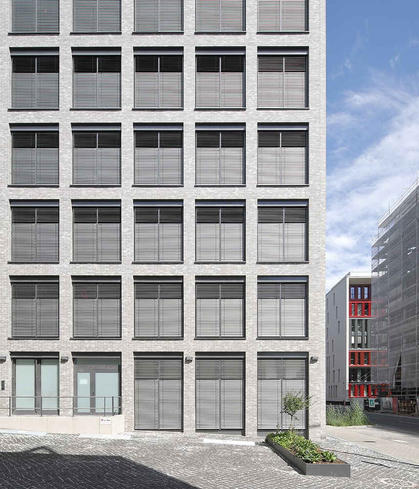 Stroeher Klinkerriemchen Kontur Grau Engobiert Referenzen Gkk Dialog Frankfurt 03