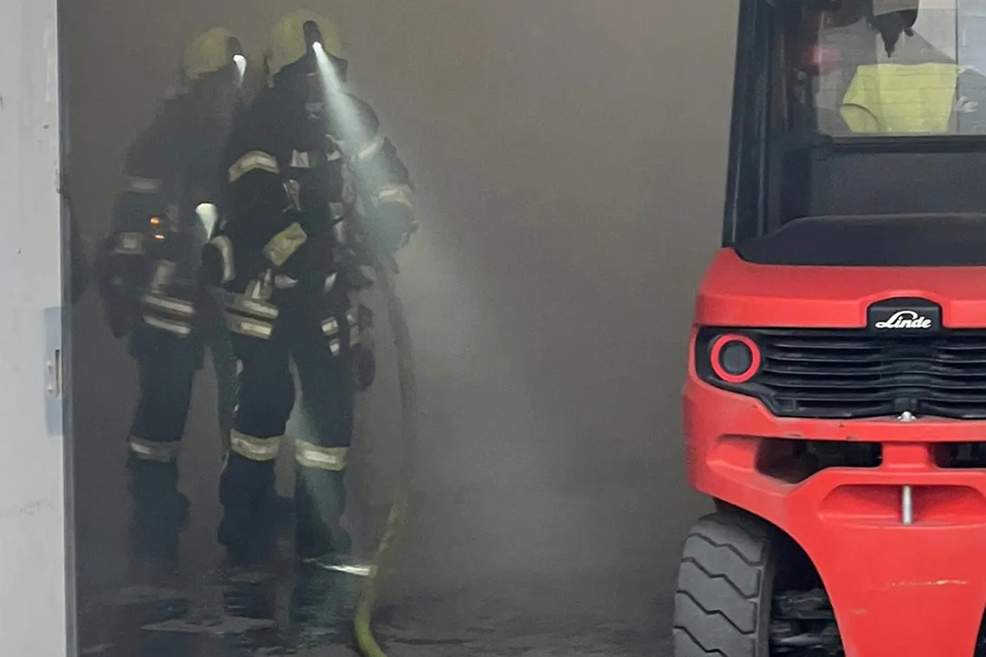 Stroeher Gruppe News Unternehmen Feuerwehruebung Werksgelaende Dillenburg 03