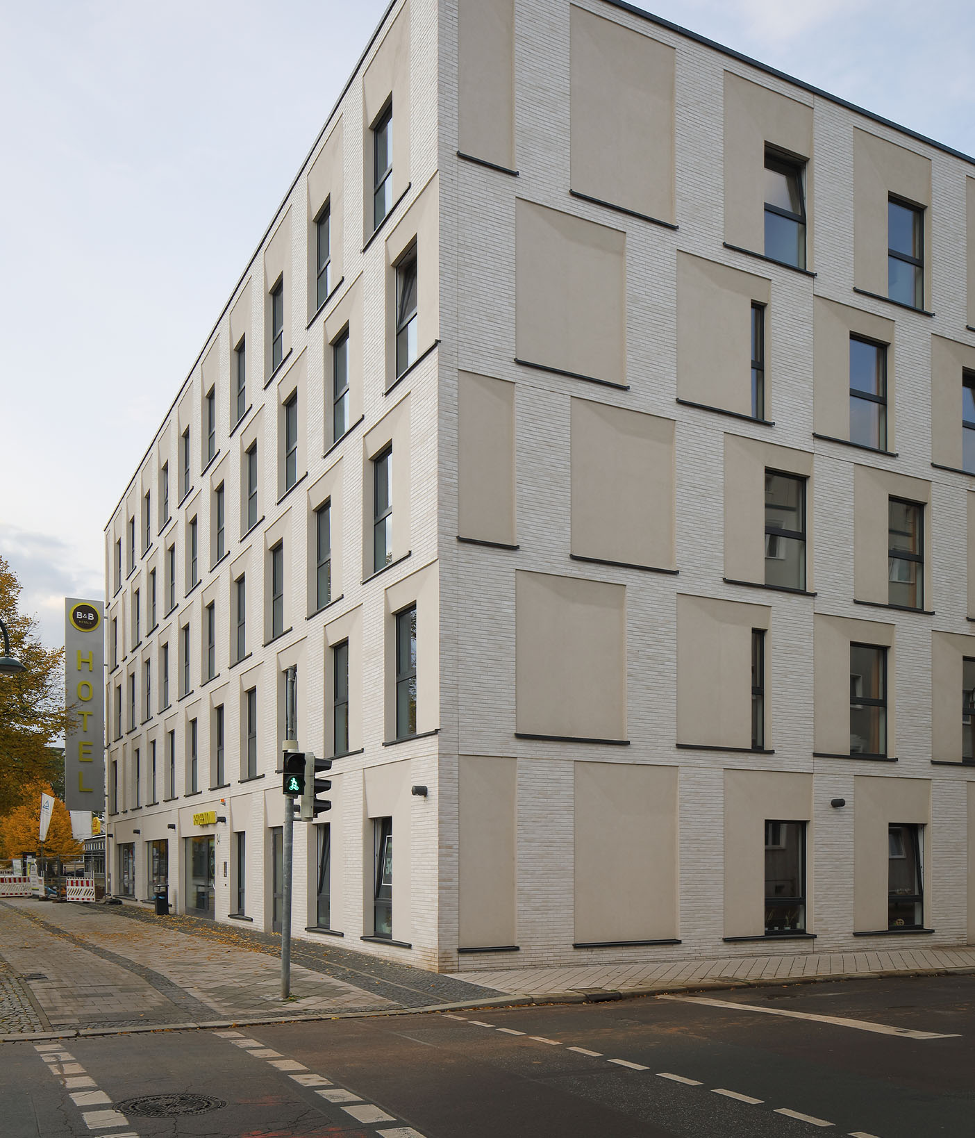 Stroeher Klinkerriemchen Glanzstuecke No4 Referenzen B Und B Hotel Magdeburg 04