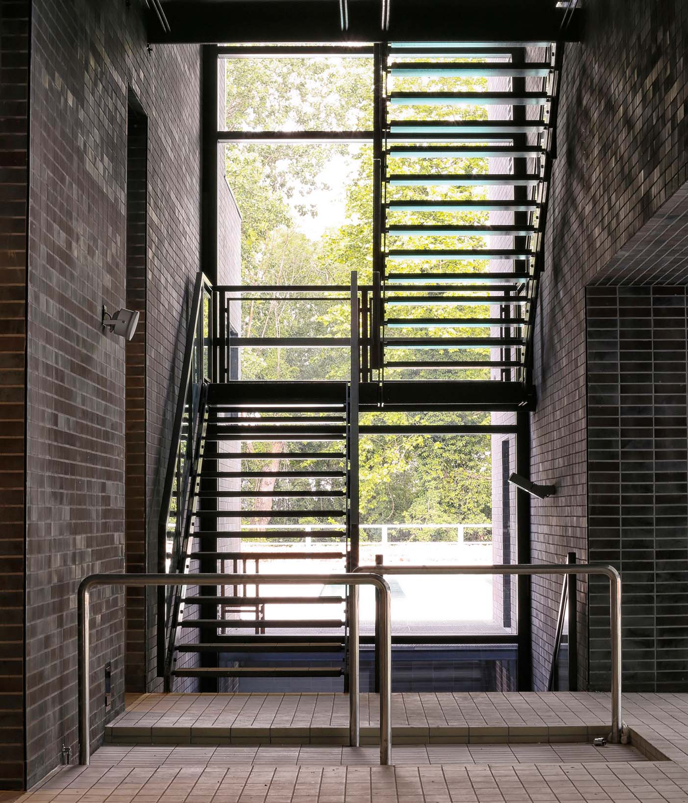 Stroeher Klinkerriemchen Keravette Metallic Schwarz Nf Referenzen Stadtbad Mompiano Brescia Italien 04