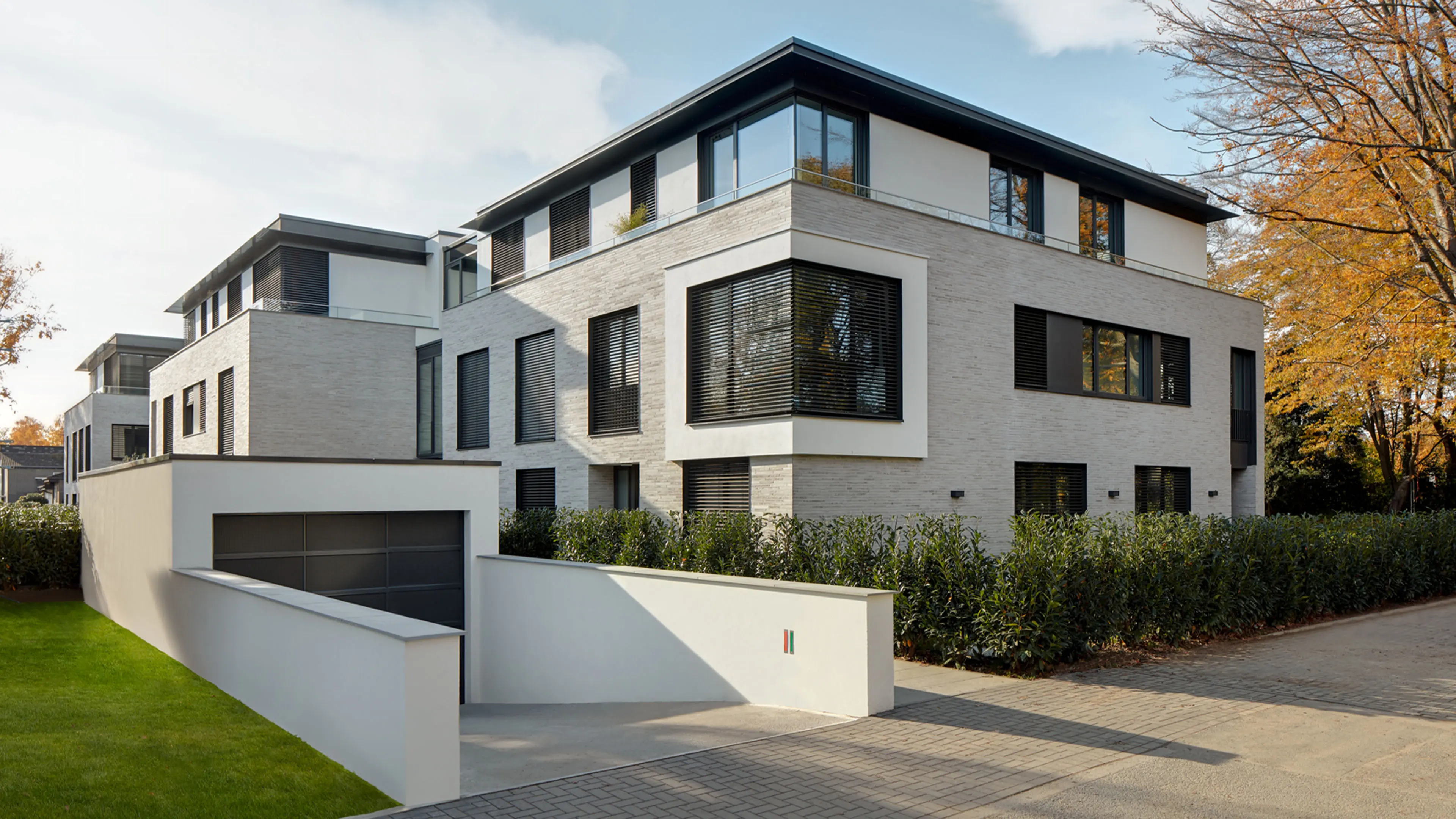 Stroeher Klinkerriemchen Riegel 50 Silber Grau Used Look Wohngebaeude Koeln