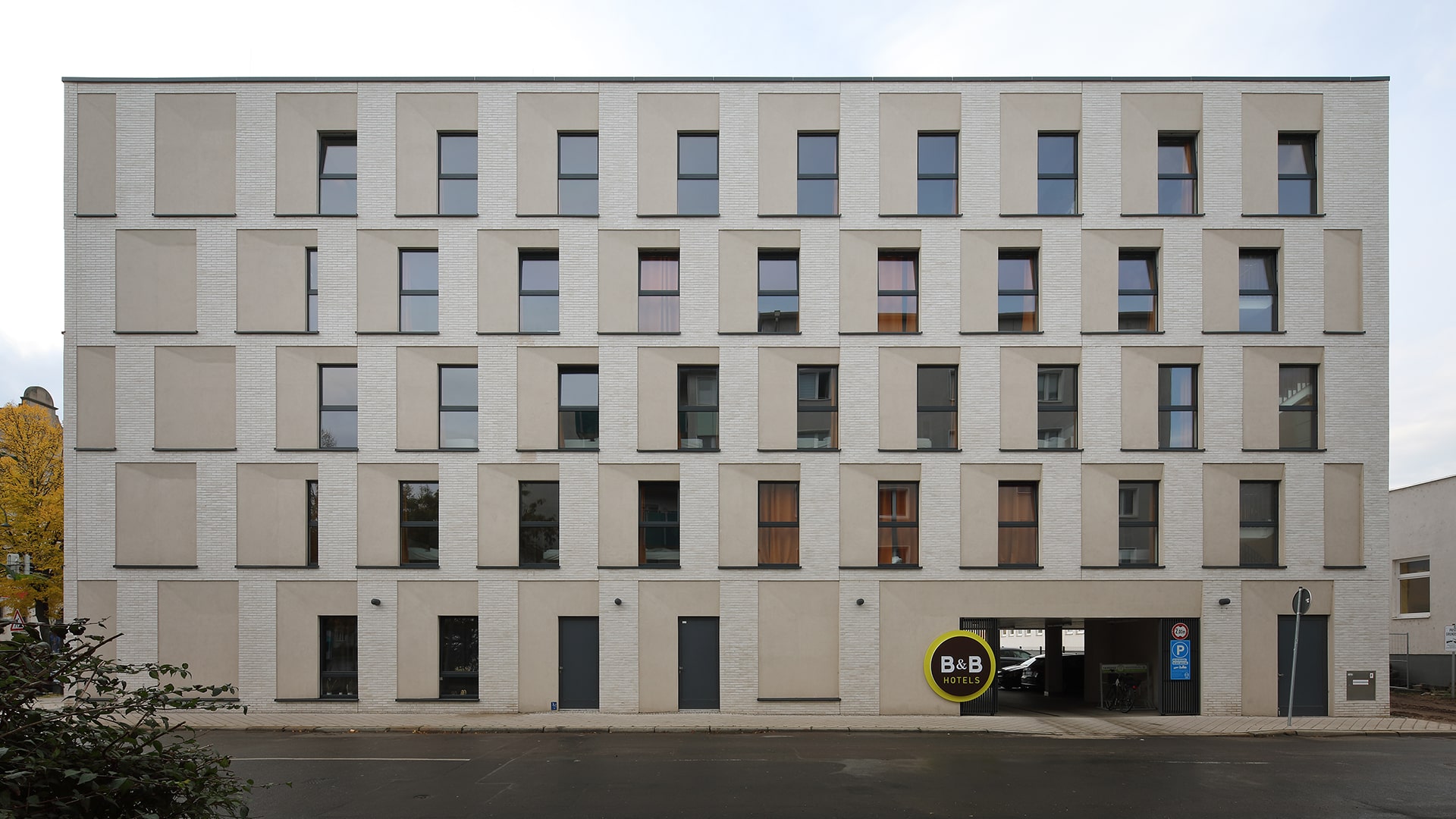 Stroeher Klinkerriemchen Glanzstuecke No4 Referenzen B Und B Hotel Magdeburg 01