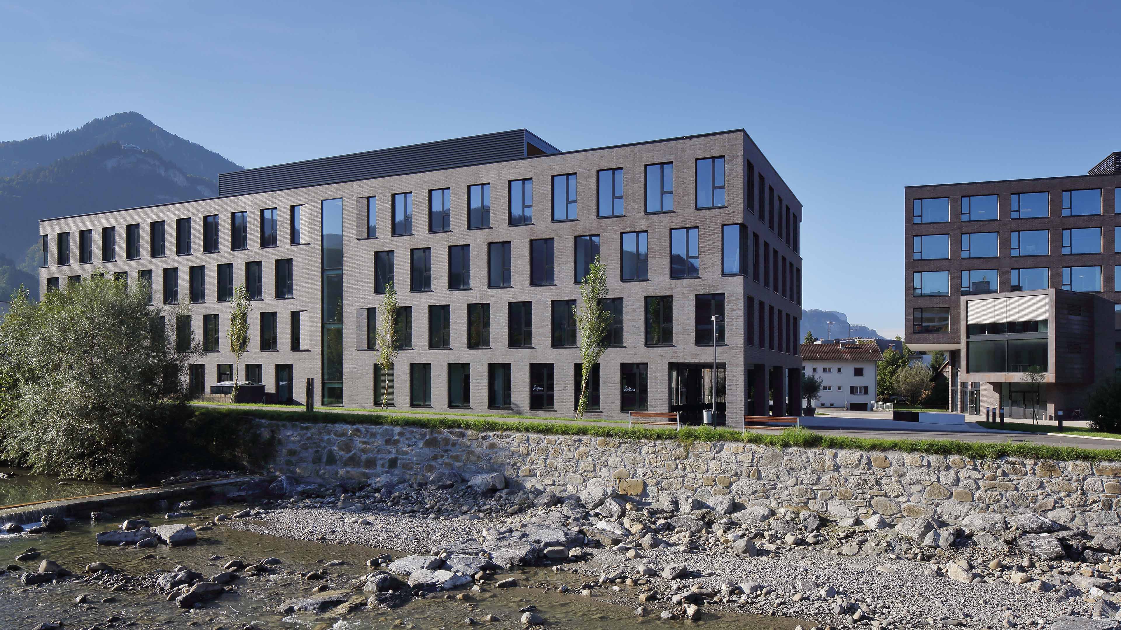 Stroeher Klinkerriemchen Keravette Metallic Schwarz Klinkersteine Fuer Verblendmauerwerk