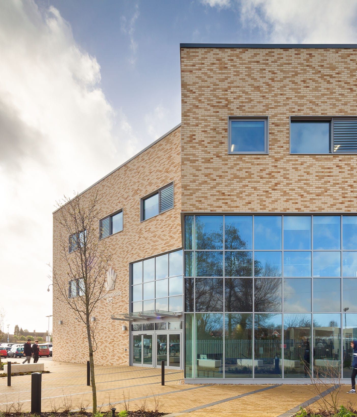 Stroeher Klinkerriemchen Backstein Architekturbrand Referenzen Buckinghamsire University Aylesbury 02