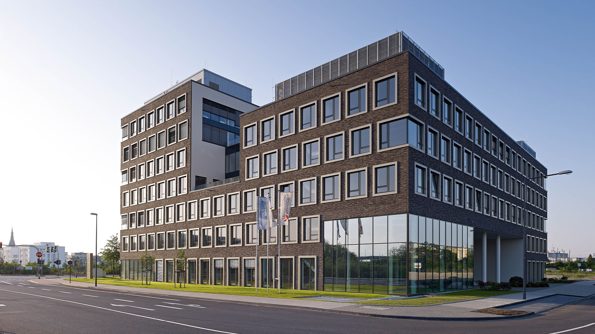 Stroeher Klinkerriemchen Architekturbrand Kontur Duennformat Referenzen Koelncubus 01