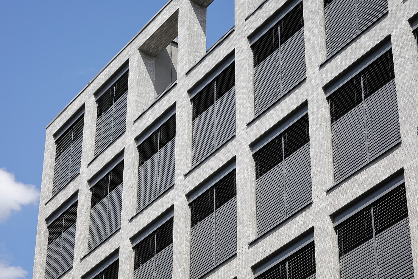 Stroeher Klinkerriemchen Kontur Grau Engobiert Referenzen Gkk Dialog Frankfurt 05